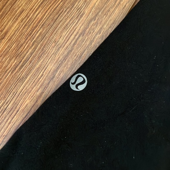 Lululemon wide leg crops - Picture 6 of 6